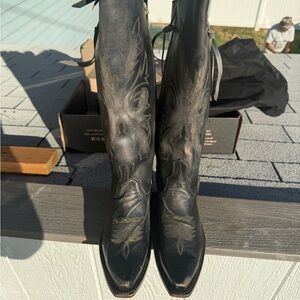 Freebird by Steven Black and tan gorgeous Western Boots. Brand new! 😍